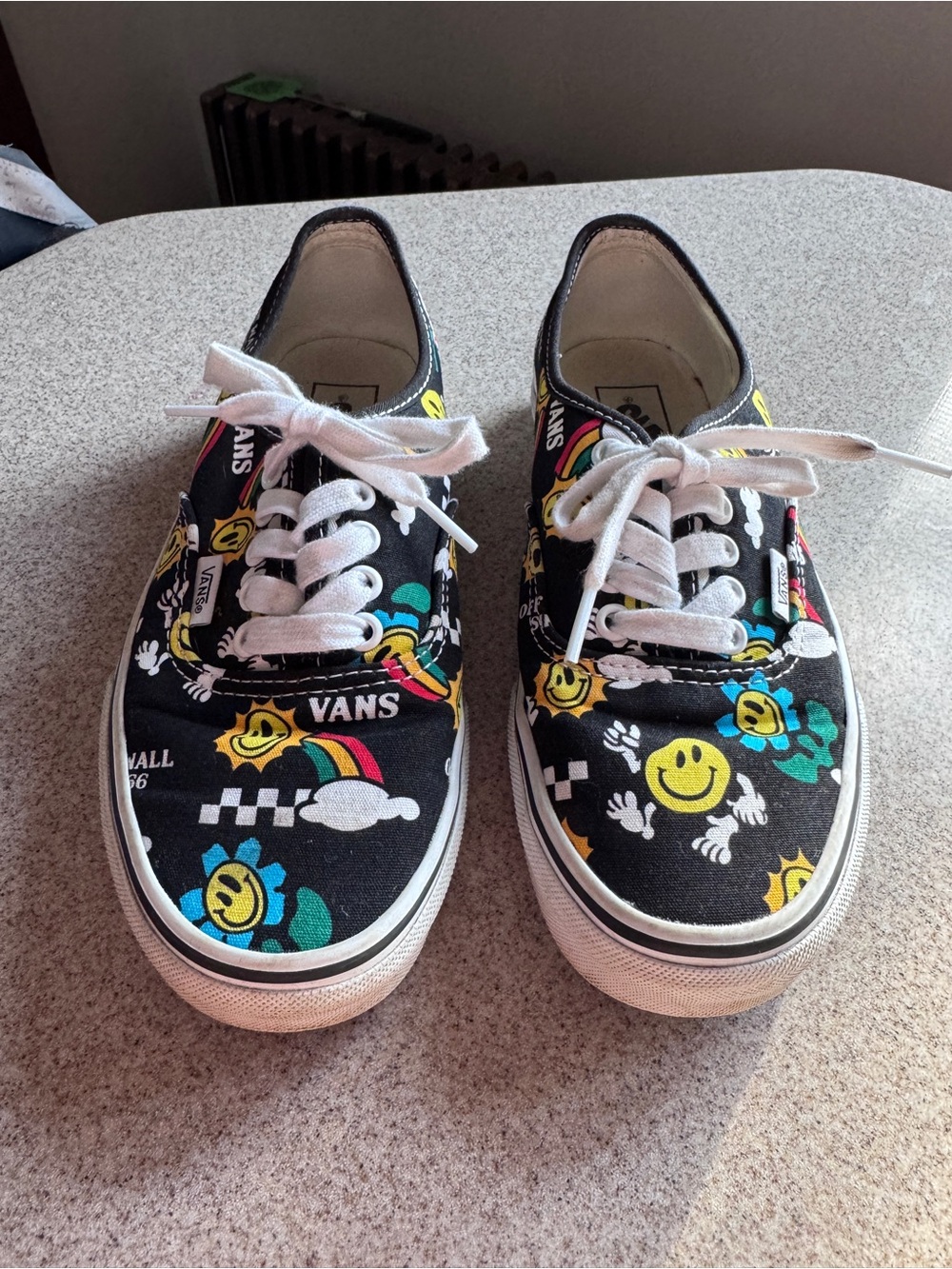 Van’s Better Day Lace Up Sneakers with Smiley Faces Woman 8 Men’s 6.5 in EUC
